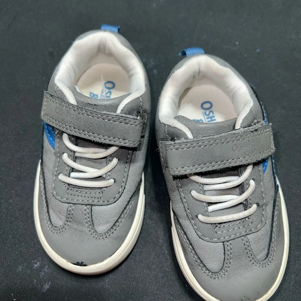 OshKosh B'gosh Kids Sneakers in Gray and Blue‎ toddler size 5 shoes